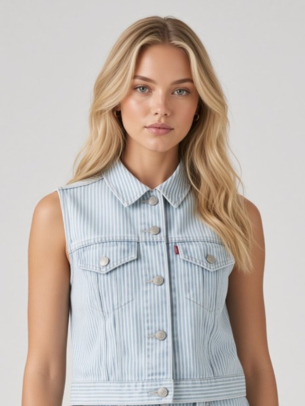 NEW Levi's Women's Shrunken 90's Handywoman Medium Blue Striped Vest - Picture 1 of 6